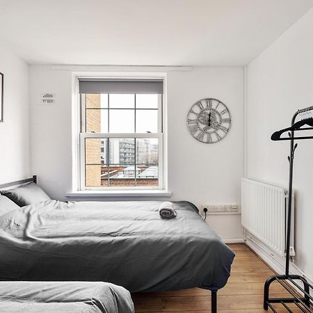 Sleek Shoreditch Hideout - 2 Bed Gem With Balcony In Central Лондон Екстер'єр фото