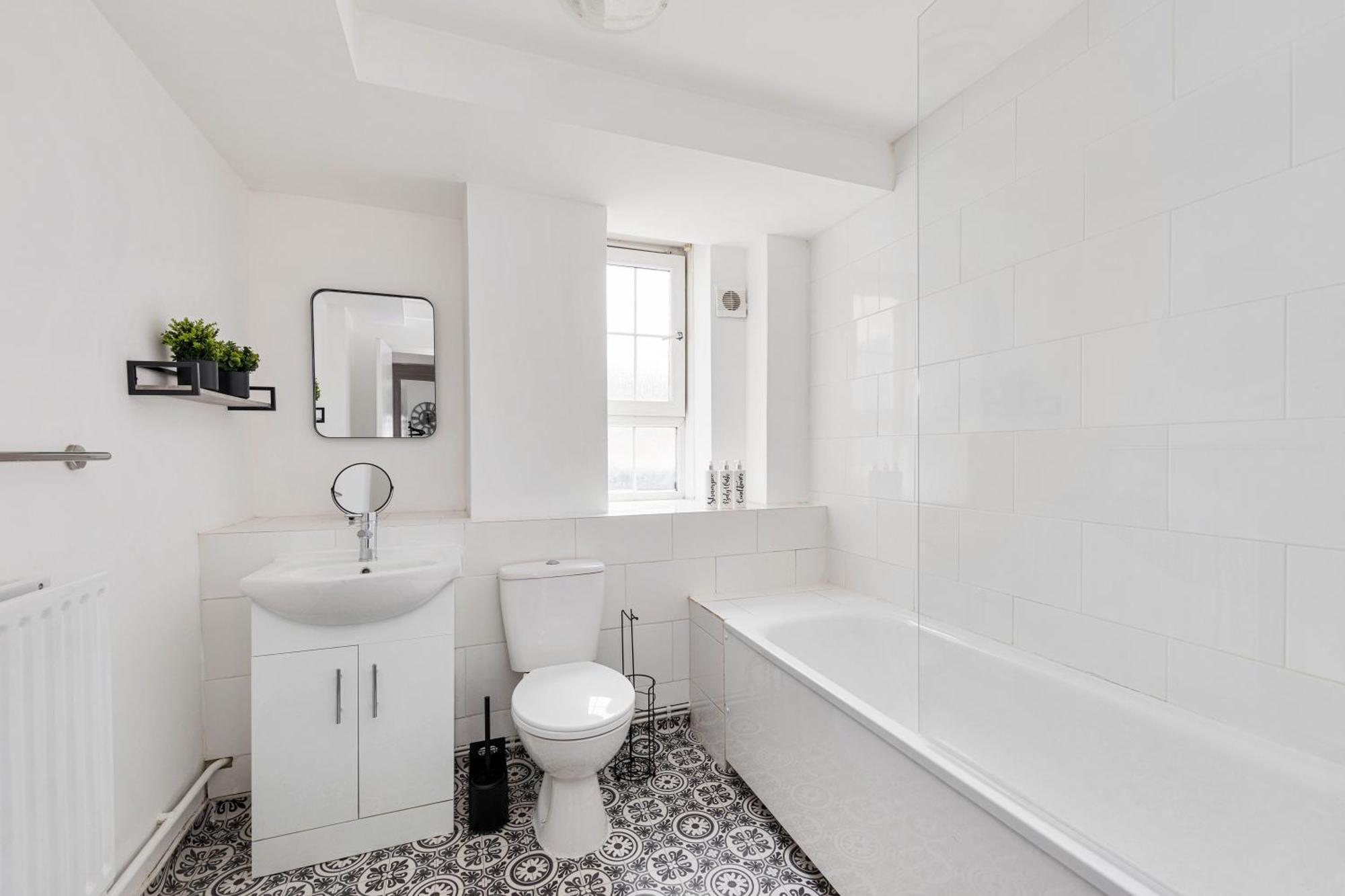 Sleek Shoreditch Hideout - 2 Bed Gem With Balcony In Central Лондон Екстер'єр фото