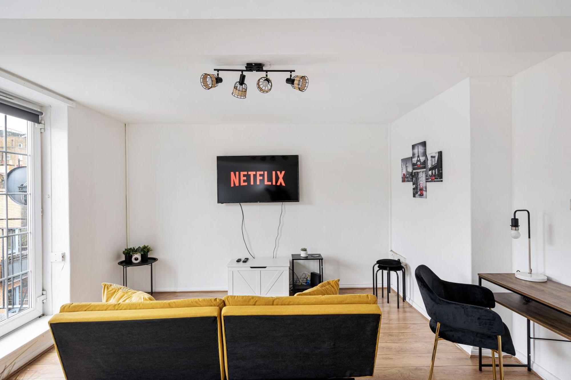 Sleek Shoreditch Hideout - 2 Bed Gem With Balcony In Central Лондон Екстер'єр фото